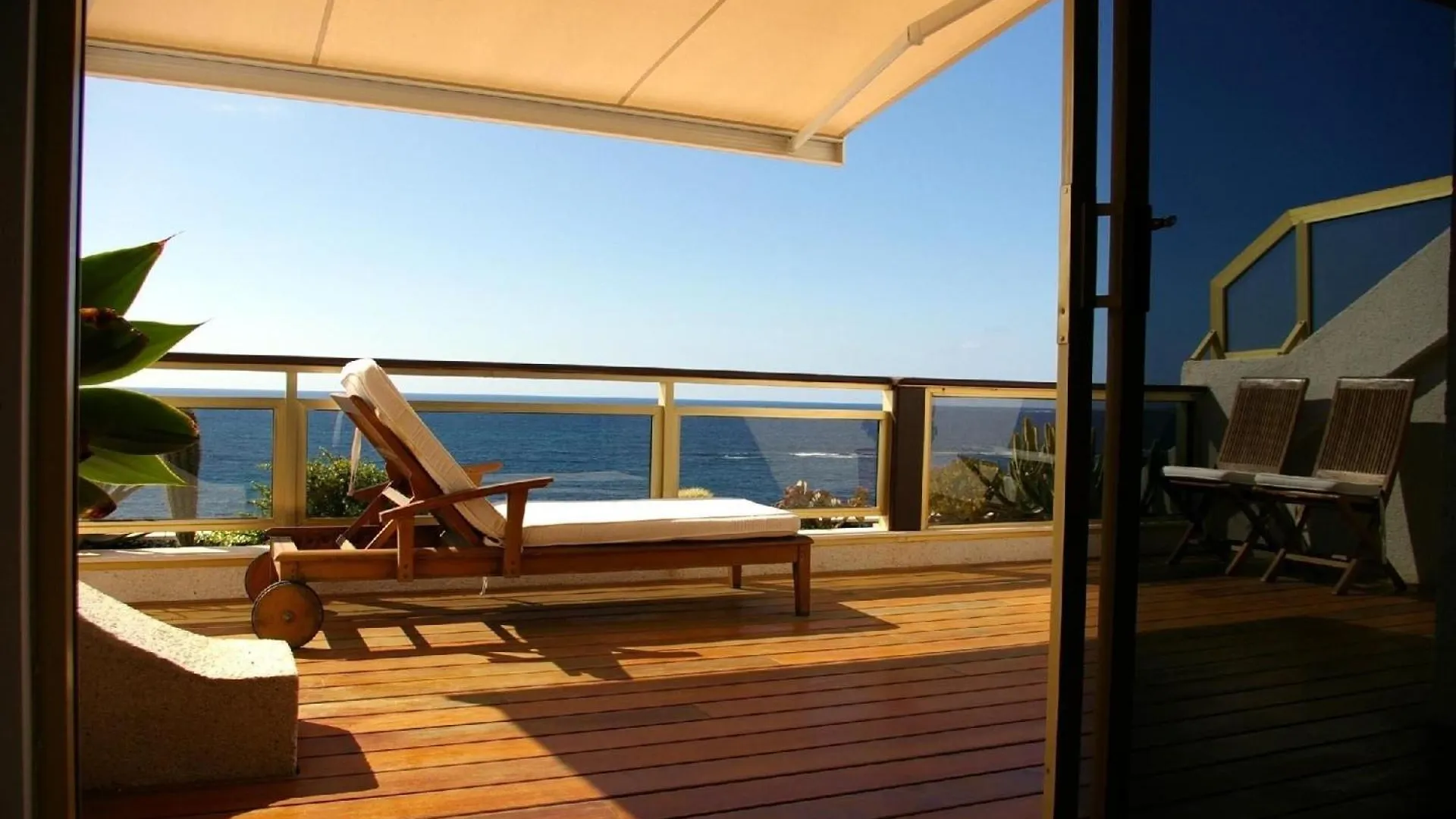 Schoene Ferienwohnung Direkt Am Strand contacts